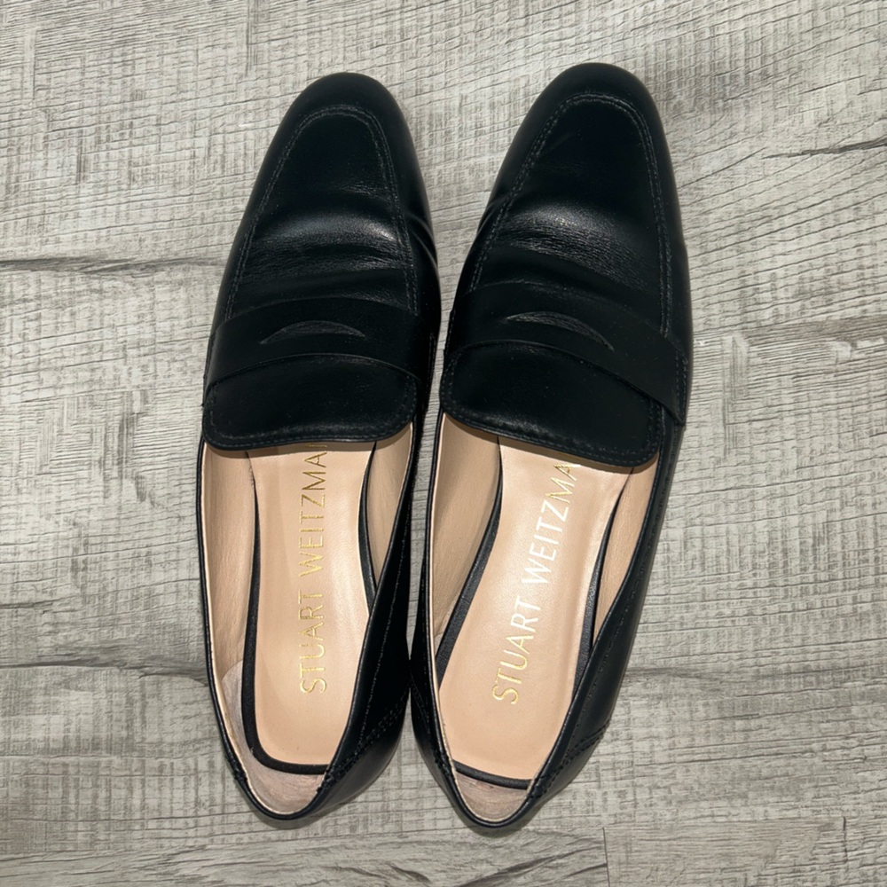 Stuart Weitzman Classic Black Loafers - Excellent Condition - Womens sz 8